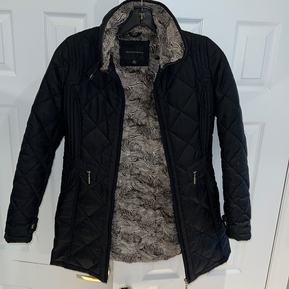 Lightweight fall puffer coat by Waterproof